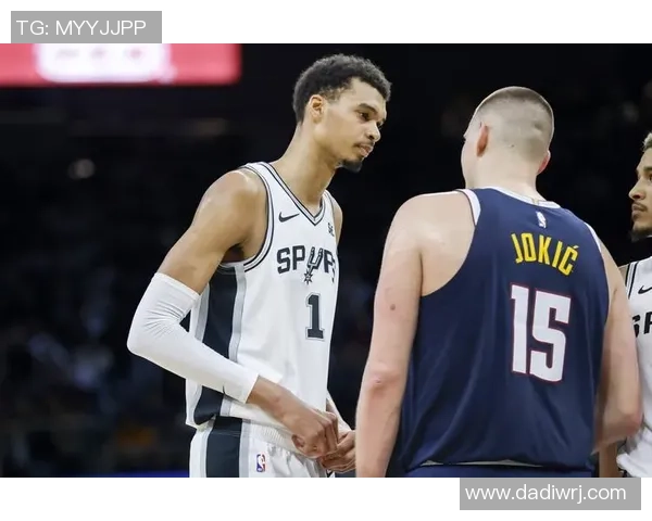 2007年NBA季后赛掘金与马刺首场对决精彩回顾与赛况分析