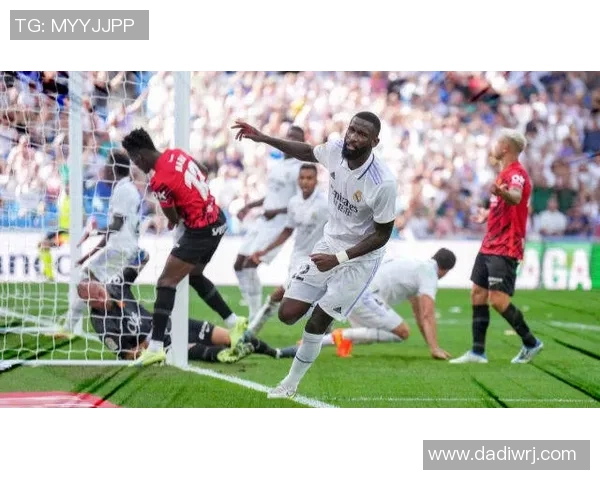 阿贾克斯与皇家马德里即时对决精彩回顾与分析